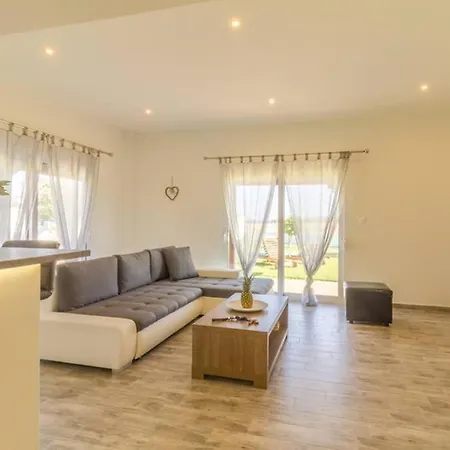 בית נופש Renes Paradise Seahome - Afandou Beach, Rhodes קולימביה